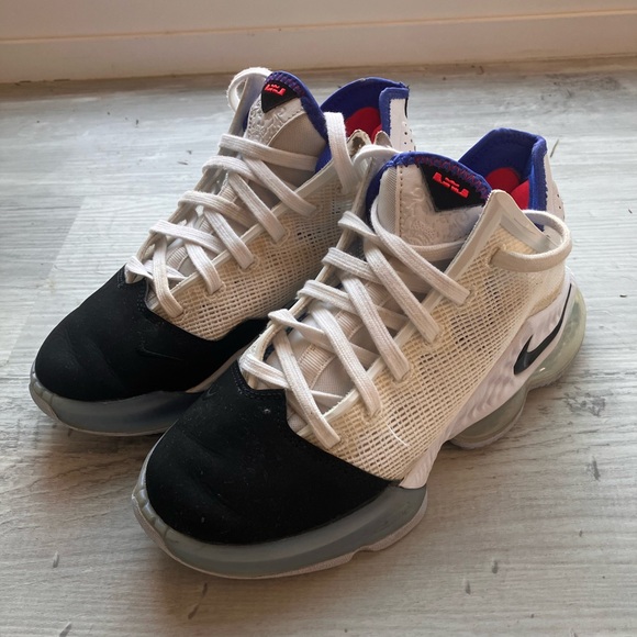 Nike Lebron 19 white/black, size 5, fair condition - Picture 2 of 5
